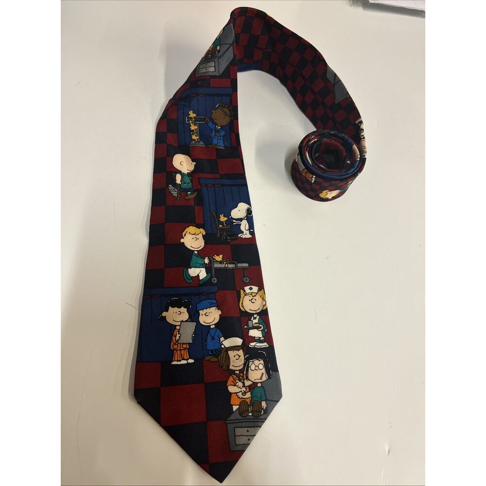 Peanuts Cartoon 100% Silk Tie Made in USA